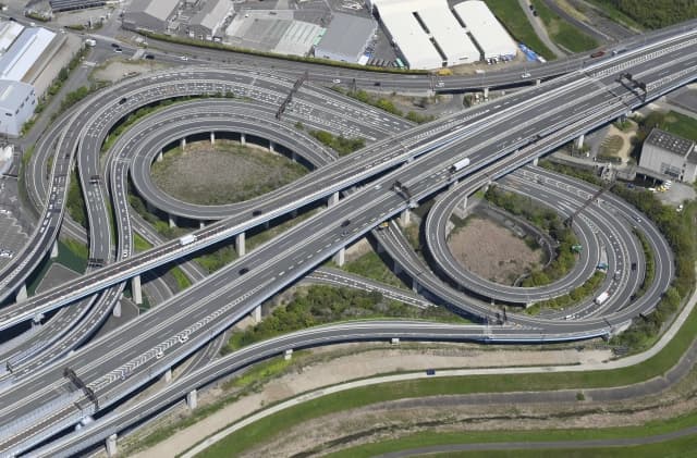 上空から見た道路の画像
